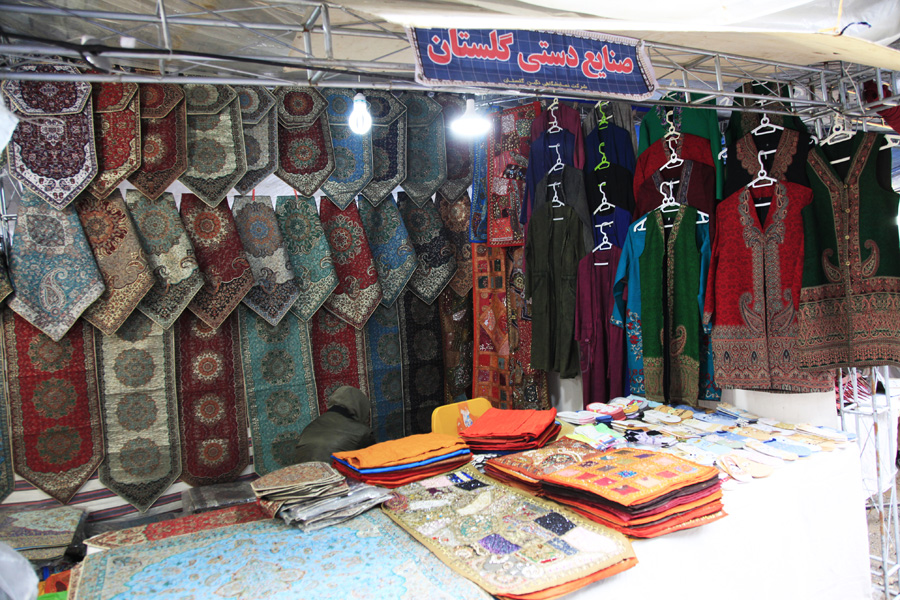 برگزاری اولین بازارچه هفتگی صنایع‌دستی در آزادشهر